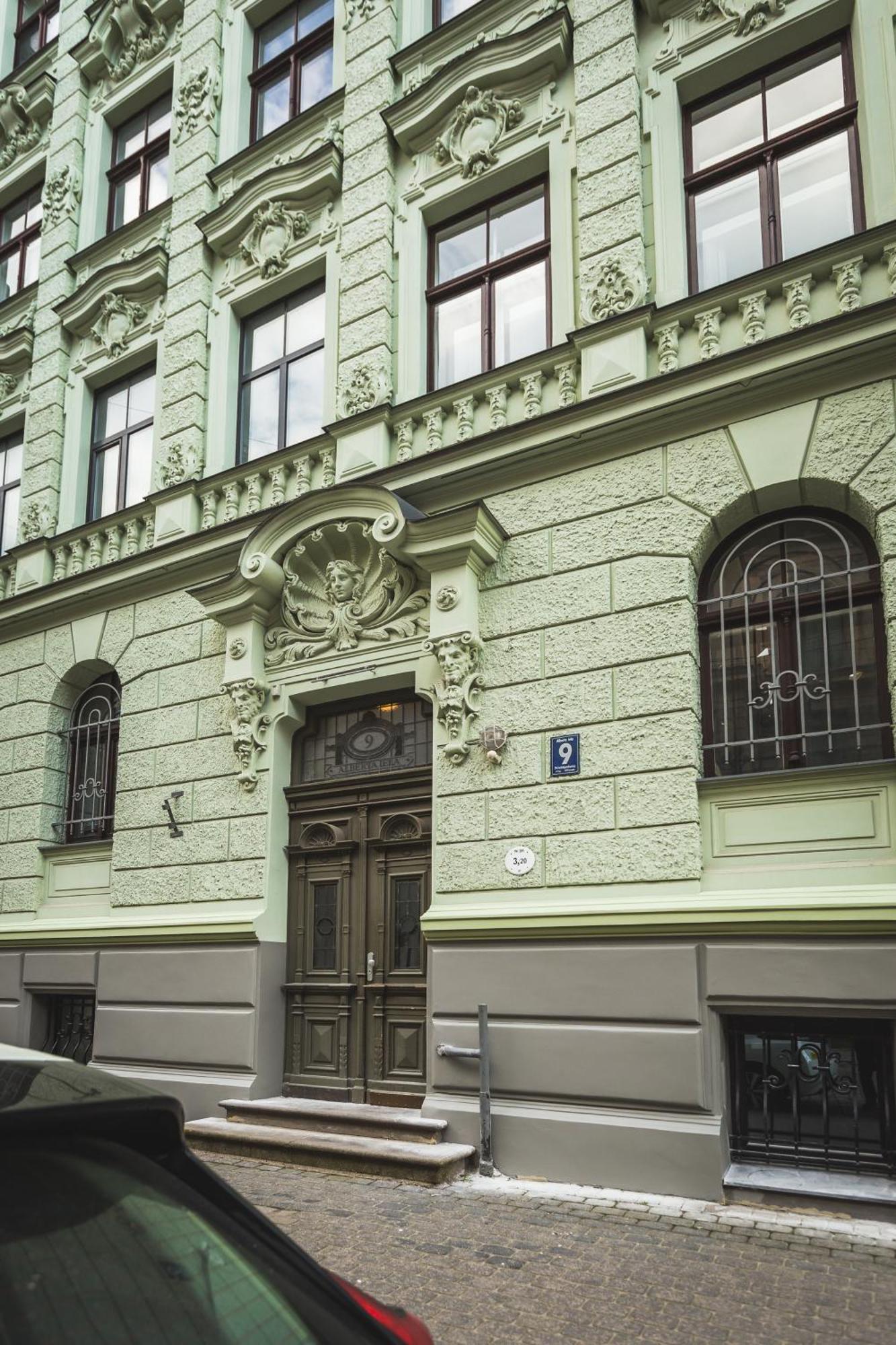 Huoneisto Classical Large On Alberta Street, Free Locked Parking *