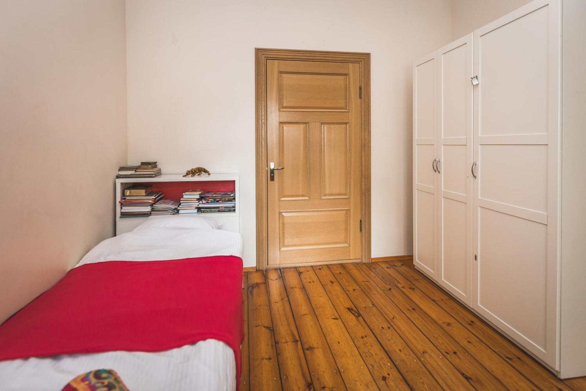 Classical Large On Alberta Street, Free Locked Parking Huoneisto *